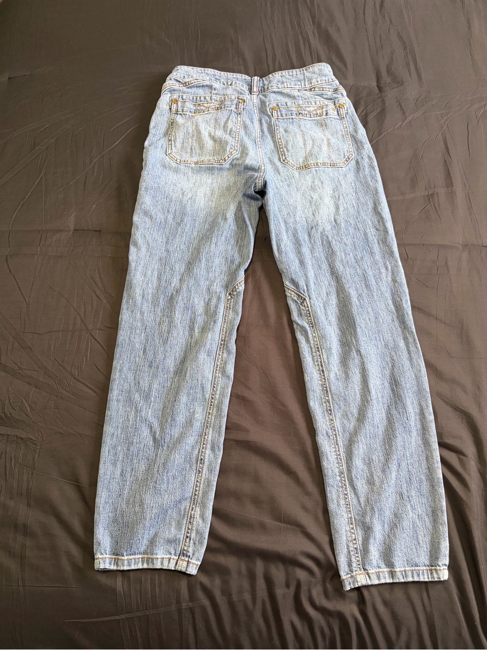 Pilcro medium wash straight leg denim jeans w/cute stitching designs. Size 27. - Picture 2 of 4
